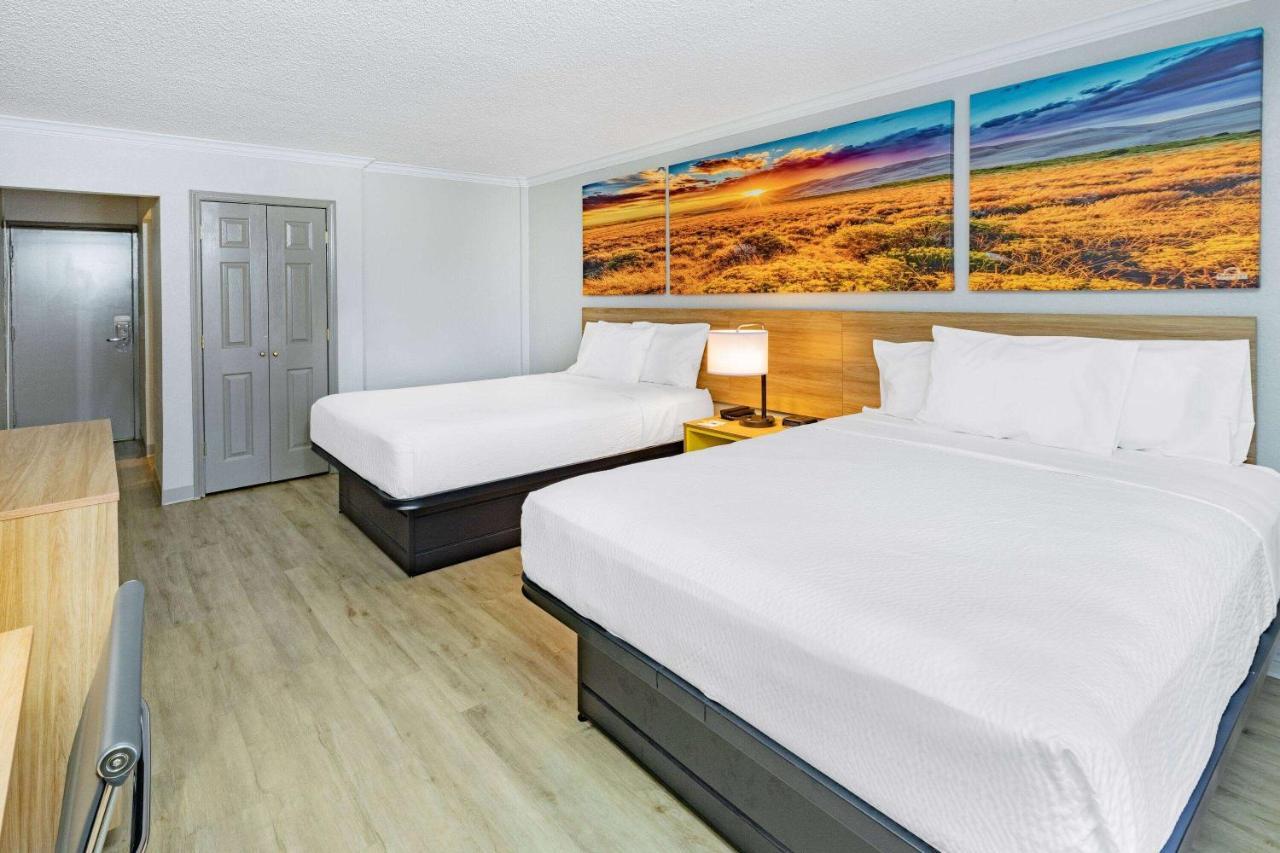 Days Inn By Wyndham Del Rio Exteriör bild